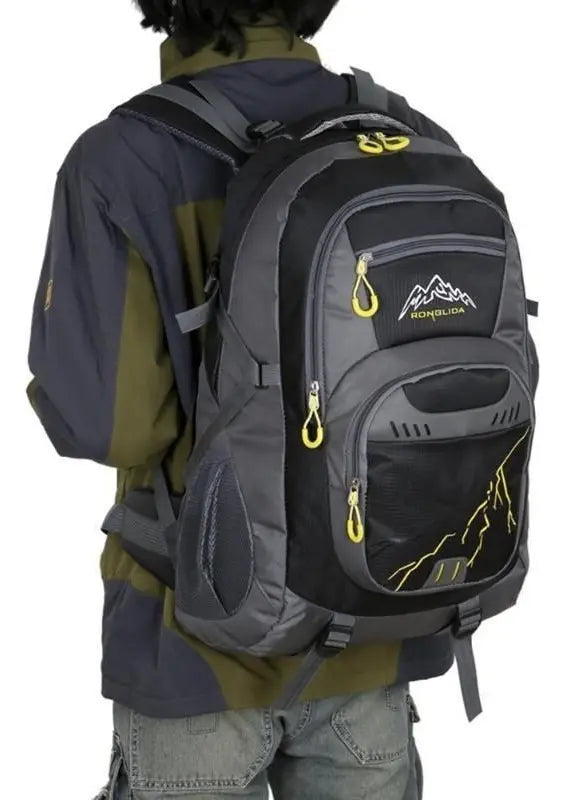 Mochila Grande Trekking Camping 50 Litros Impermeable Color Negro